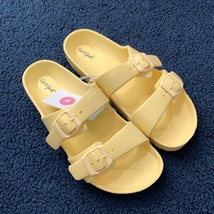 Cat & Jack Size 4 Slippers